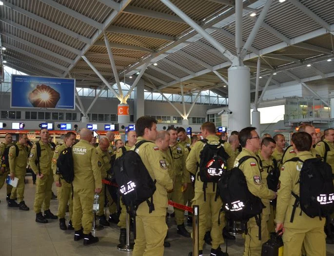 Wstrząsające zdjęcia z Nepalu wysłali polscy strażacy