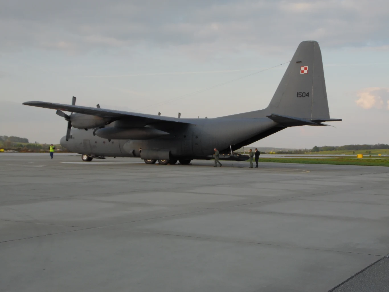 C-130 przywiózł z Finlandii historyczny myśliwiec Caudron-Renault CR-714.