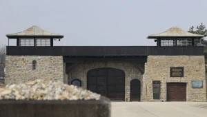 Brama niemieckiego obozu koncentracyjnego Mauthausen-Gusen fot. Alexander Klein