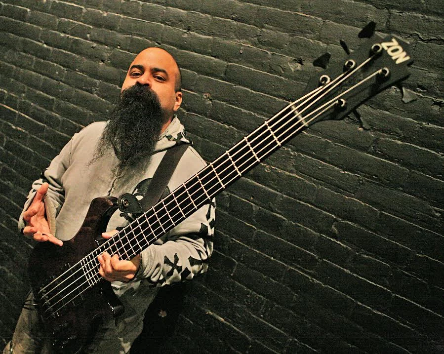 Tony Campos przeniósł się z Soulfly do Fear Factory