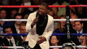 Jamie Foxx męczy się z hymnem USA