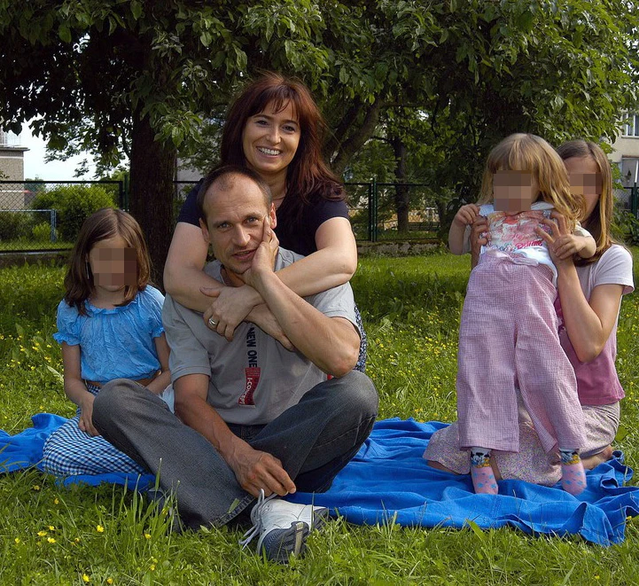 Paweł Kukiz z żoną Małgorzatą i córkami: Julią, Hanią i Polą Paweł Kukiz z żoną Małgorzatą i córkami: Julią, Hanią i Polą