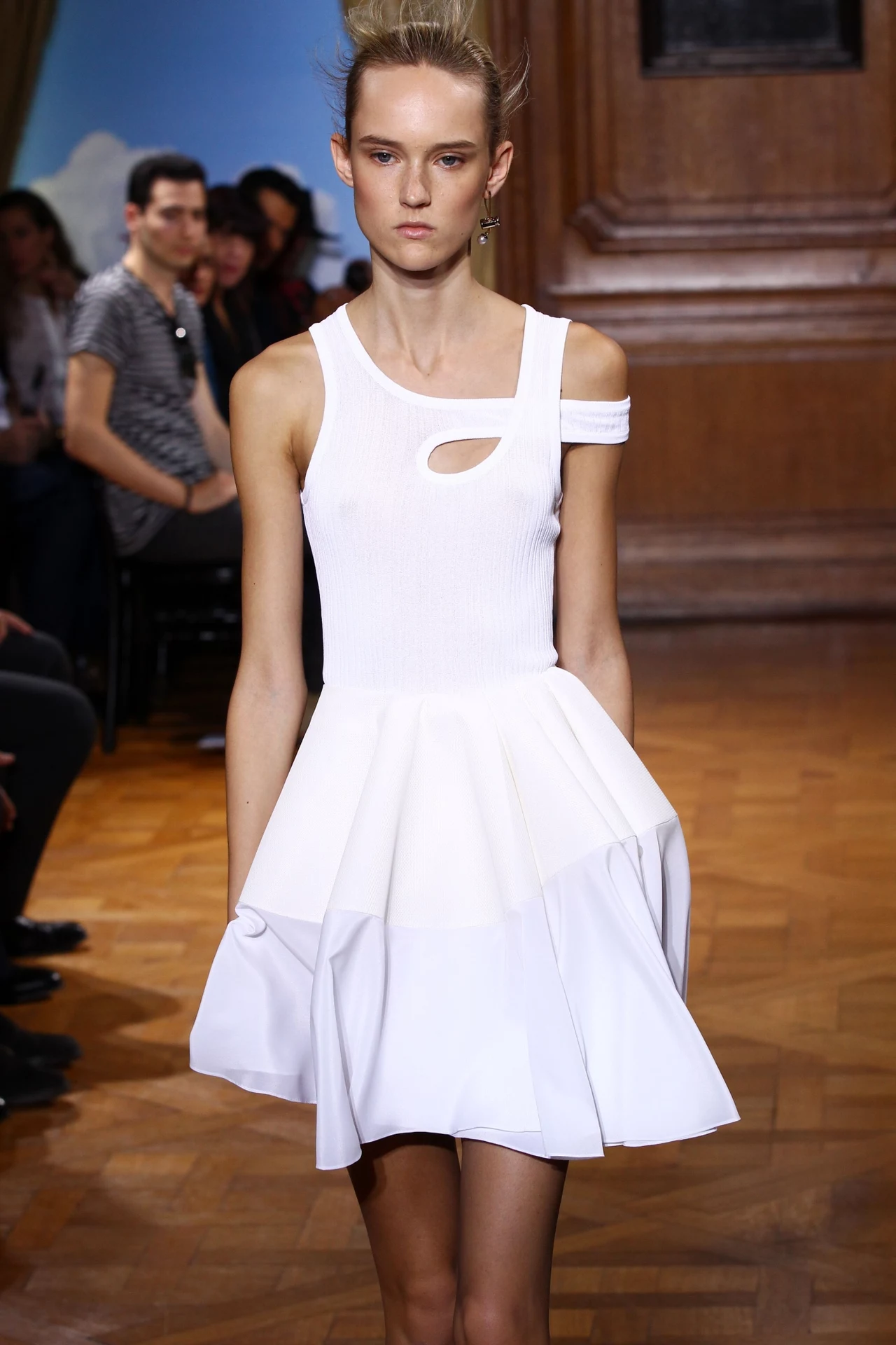 Kolekcja Victor&Rolf wiosna - lato 2015. Pokaz z Paryskiego Tygodnia Mody Kolekcja Victor&Rolf wiosna - lato 2015. Pokaz z Paryskiego Tygodnia Mody