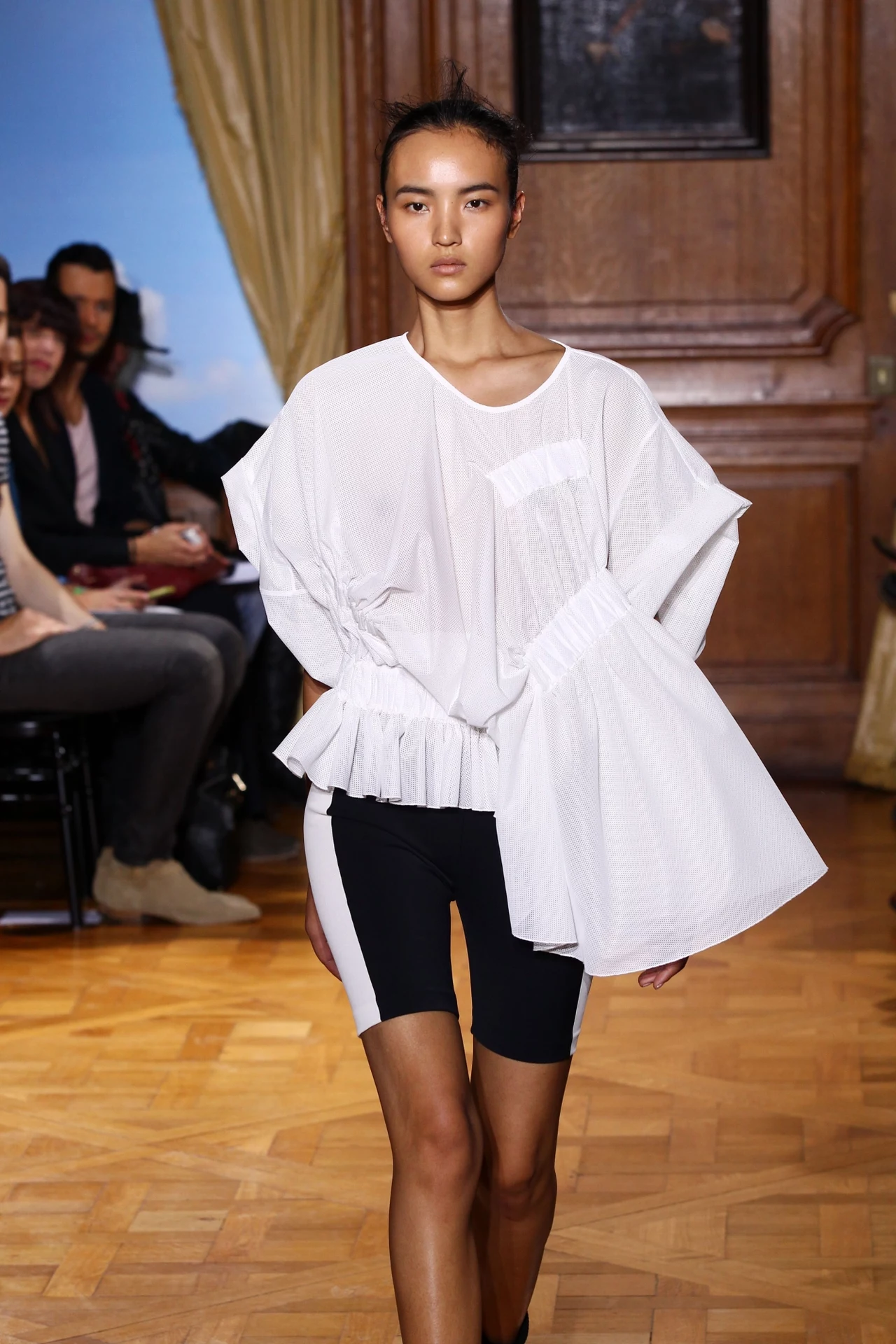 Kolekcja Victor&Rolf wiosna - lato 2015. Pokaz z Paryskiego Tygodnia Mody Kolekcja Victor&Rolf wiosna - lato 2015. Pokaz z Paryskiego Tygodnia Mody