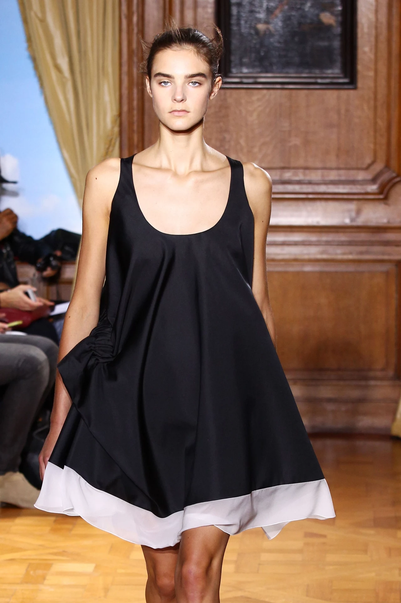 Kolekcja Viktor&Rolf wiosna - lato 2015. Pokaz z Paryskiego Tygodnia Mody Kolekcja Viktor&Rolf wiosna - lato 2015. Pokaz z Paryskiego Tygodnia Mody