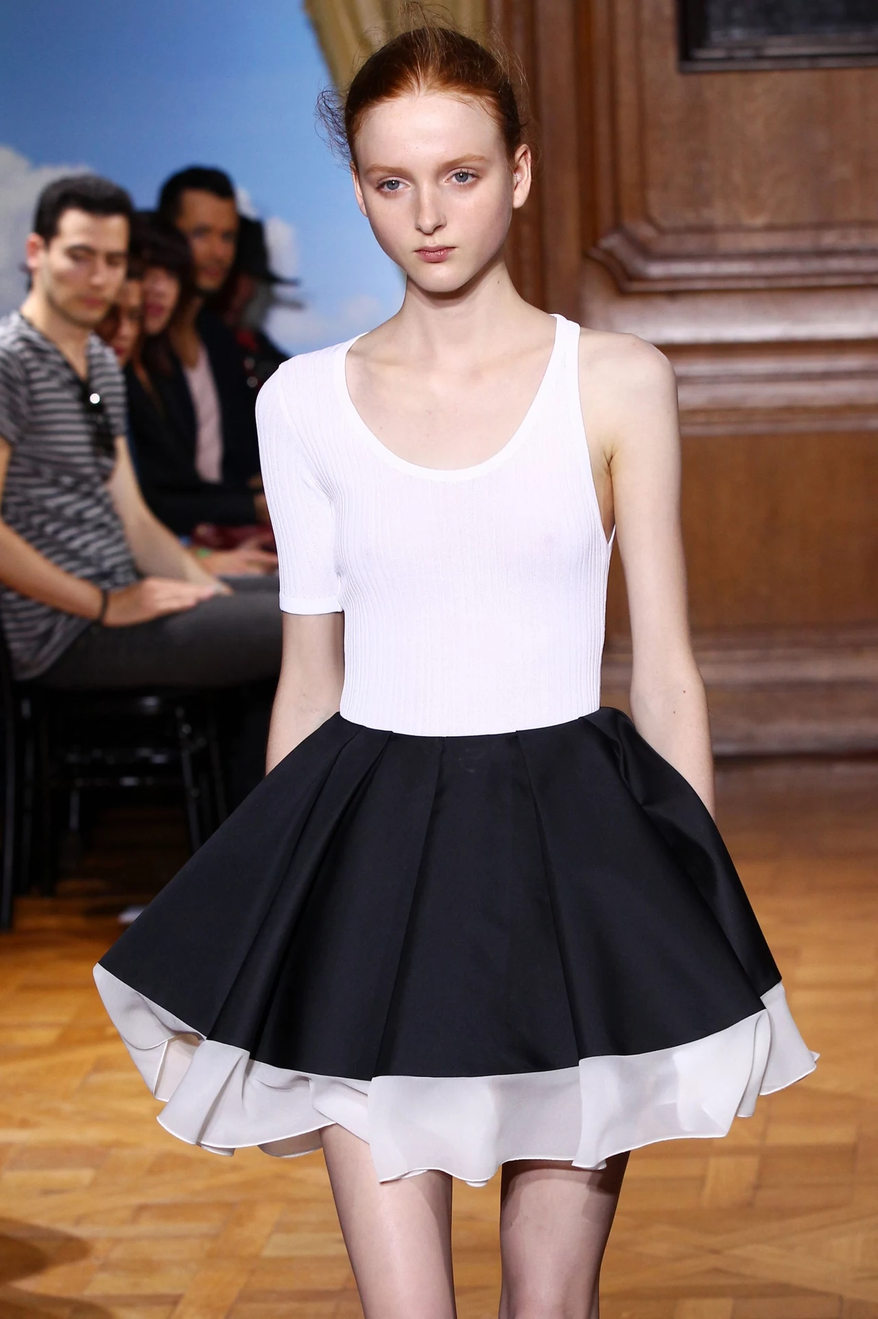 Kolekcja Viktor&Rolf wiosna - lato 2015. Pokaz z Paryskiego Tygodnia Mody Kolekcja Viktor&Rolf wiosna - lato 2015. Pokaz z Paryskiego Tygodnia Mody