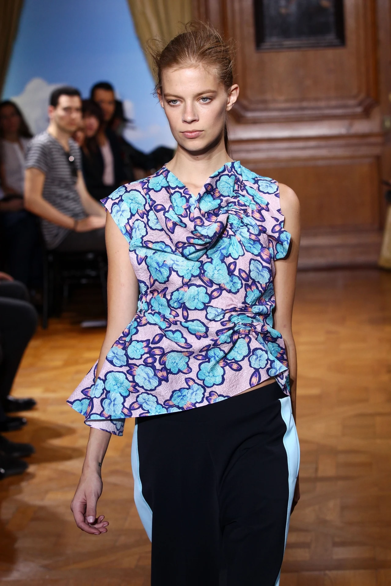 Kolekcja Viktor&Rolf wiosna - lato 2015. Pokaz z Paryskiego Tygodnia Mody Kolekcja Viktor&Rolf wiosna - lato 2015. Pokaz z Paryskiego Tygodnia Mody