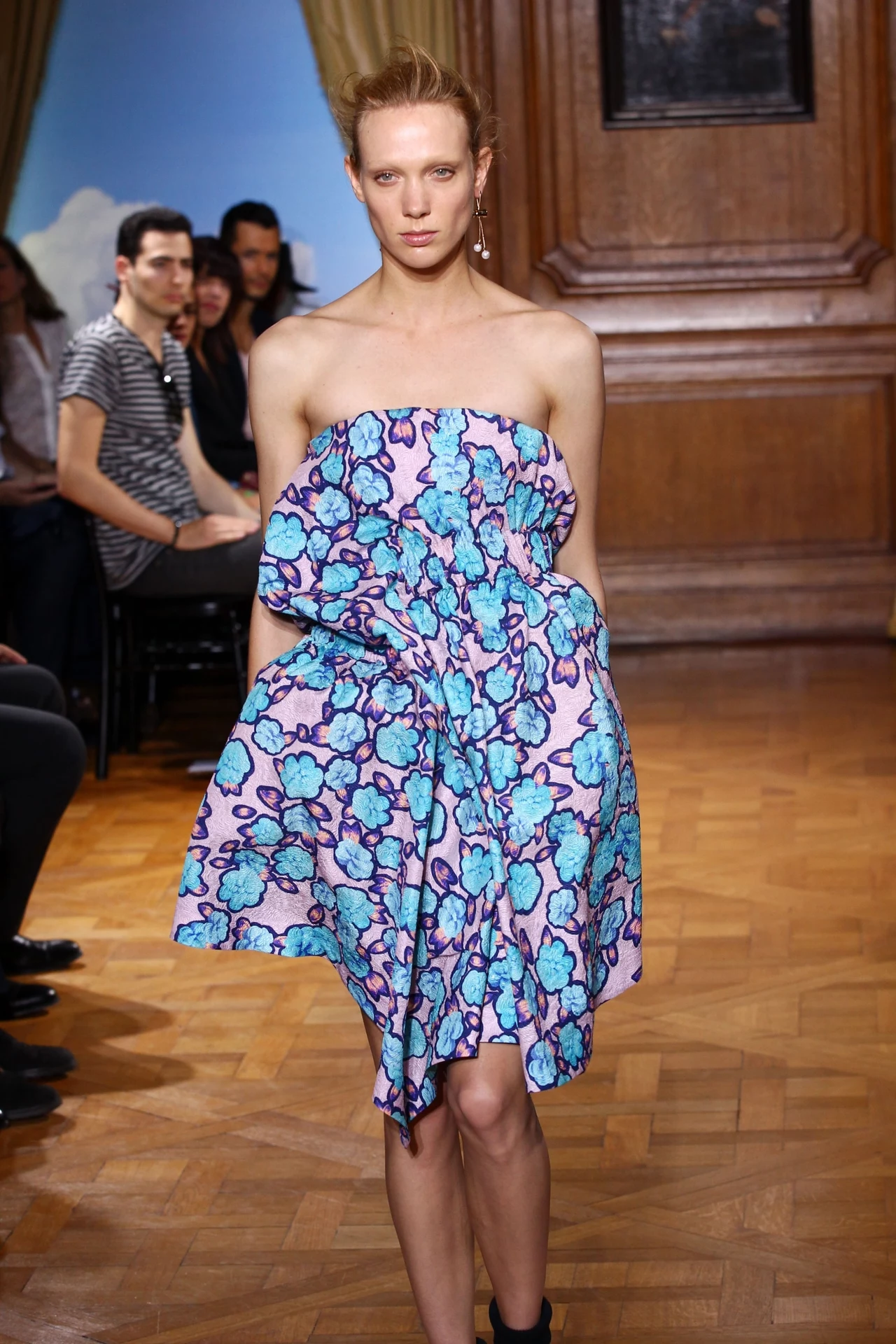 Kolekcja Viktor&Rolf wiosna - lato 2015. Pokaz z Paryskiego Tygodnia Mody Kolekcja Viktor&Rolf wiosna - lato 2015. Pokaz z Paryskiego Tygodnia Mody