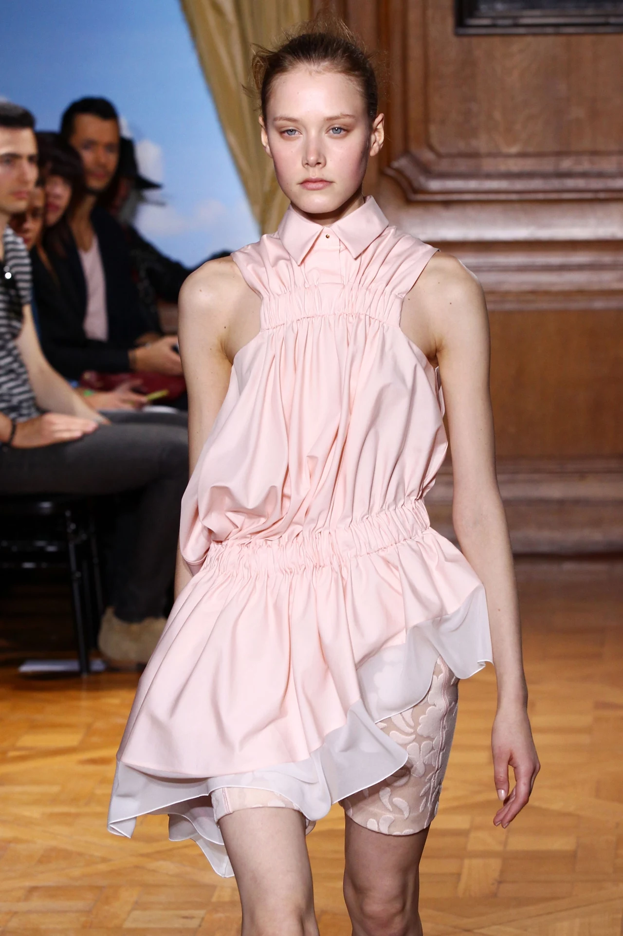Kolekcja Viktor&Rolf wiosna - lato 2015. Pokaz z Paryskiego Tygodnia Mody Kolekcja Viktor&Rolf wiosna - lato 2015. Pokaz z Paryskiego Tygodnia Mody