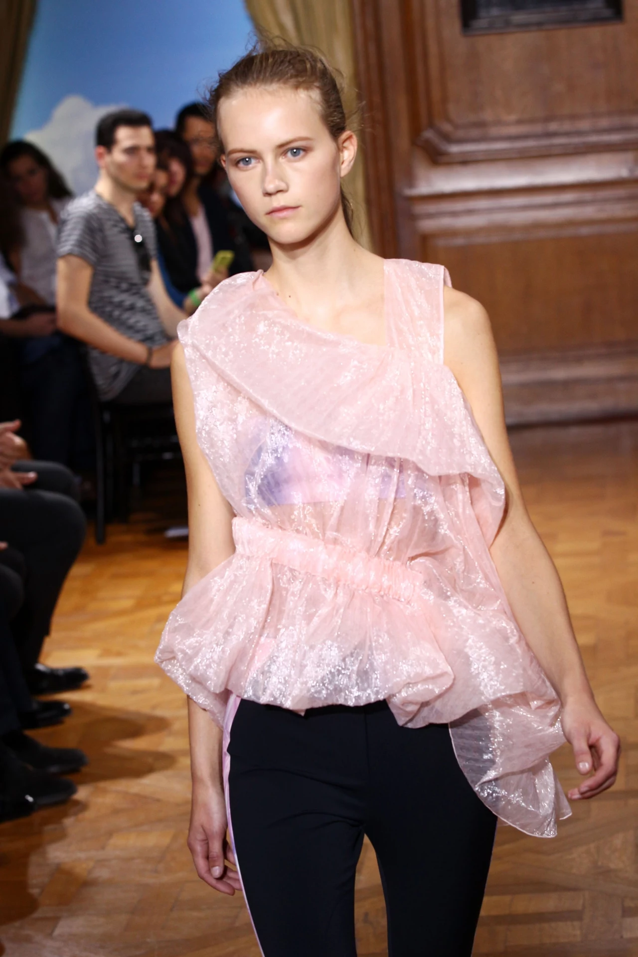 Kolekcja Viktor&Rolf wiosna - lato 2015. Pokaz z Paryskiego Tygodnia Mody Kolekcja Viktor&Rolf wiosna - lato 2015. Pokaz z Paryskiego Tygodnia Mody