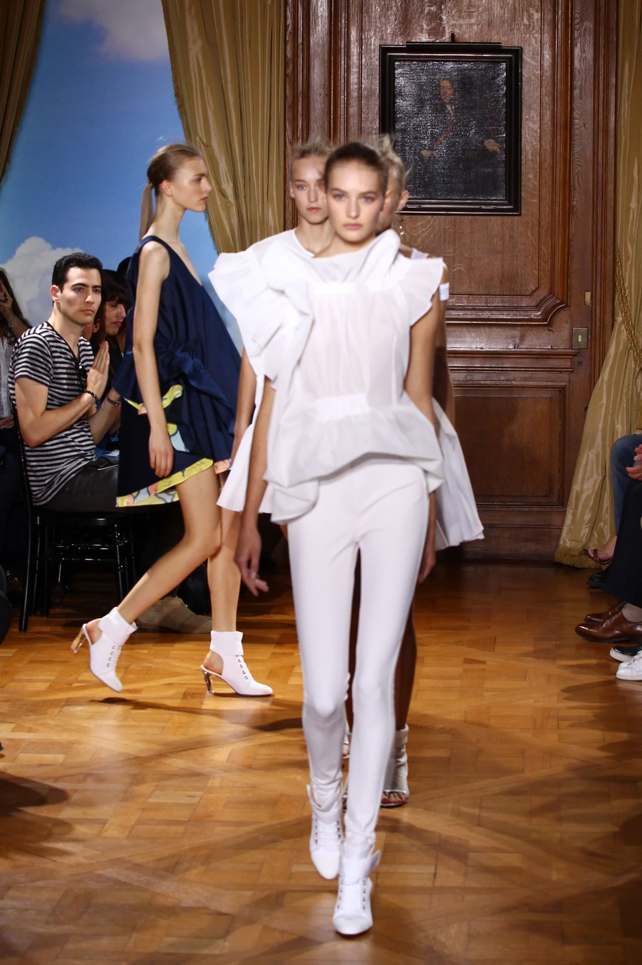 Kolekcja Viktor&Rolf wiosna - lato 2015. Pokaz z Paryskiego Tygodnia Mody Kolekcja Viktor&Rolf wiosna - lato 2015. Pokaz z Paryskiego Tygodnia Mody