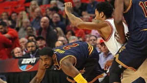 Z piłką Kyrie Irving z zespołu Cleveland Cavaliers