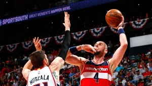 Rzuca Marcin Gortat