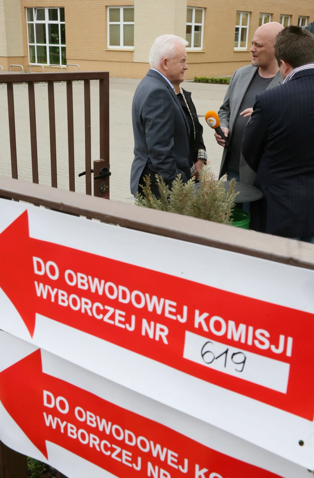 Szef SLD - Leszek Miller głosował w Warszawie