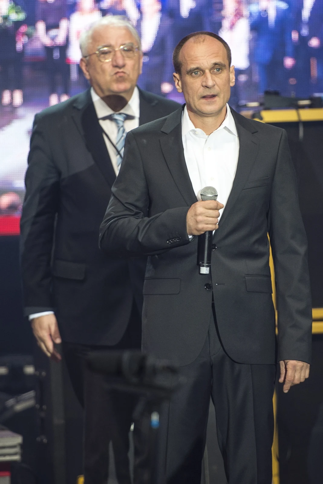 Kandydat na prezydenta RP Paweł Kukiz po ogłoszeniu wyników sondażowych