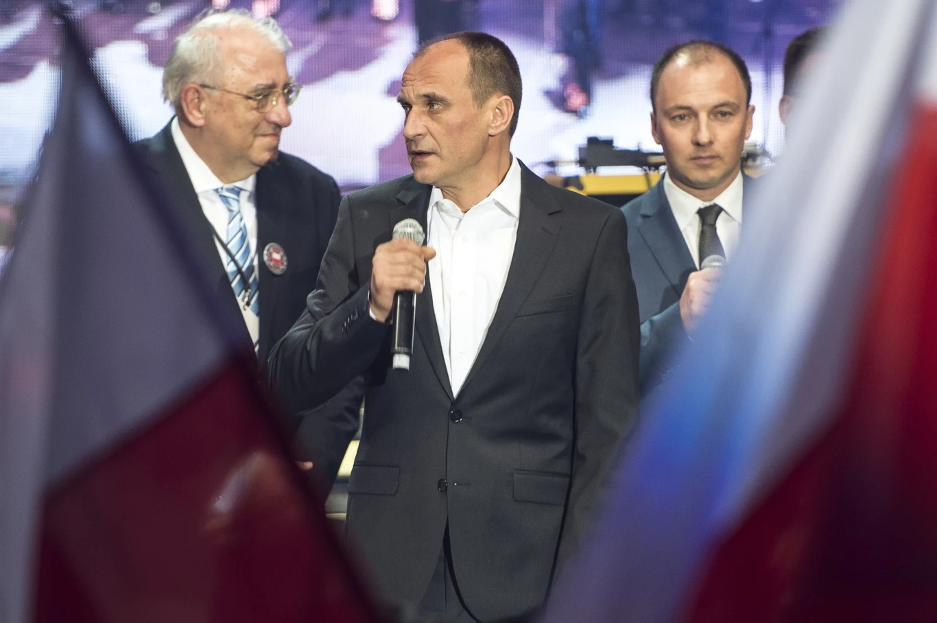 Kandydat na prezydenta RP Paweł Kukiz po ogłoszeniu wyników sondażowych