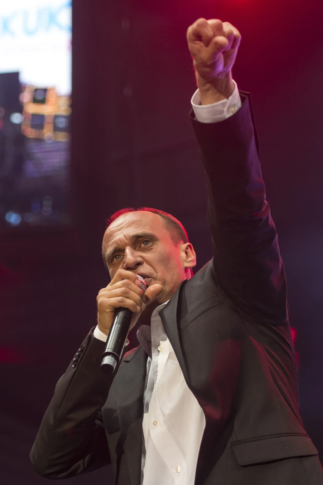 Kandydat na prezydenta RP Paweł Kukiz po ogłoszeniu wyników sondażowych