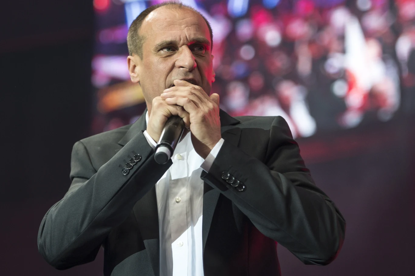 Kandydat na prezydenta RP Paweł Kukiz po ogłoszeniu wyników sondażowych