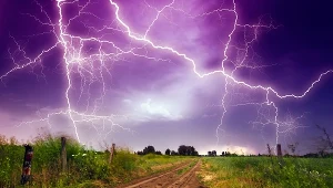 Ludowe sposoby na burze miały bronić dobytku przed żywiołem. Zdjęcie ilustracyjne