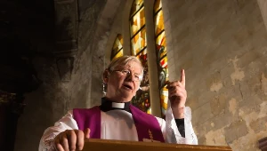 Ponad połowa Polków deklaruje, że w parafiach działających w ich osiedlu/wsi nigdy nie zdarza się, aby księża podczas kazań ujawniali swoje sympatie partyjne 