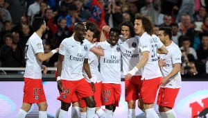 Piłkarze PSG cieszą się z gola zdobytego w meczu z Montpellier