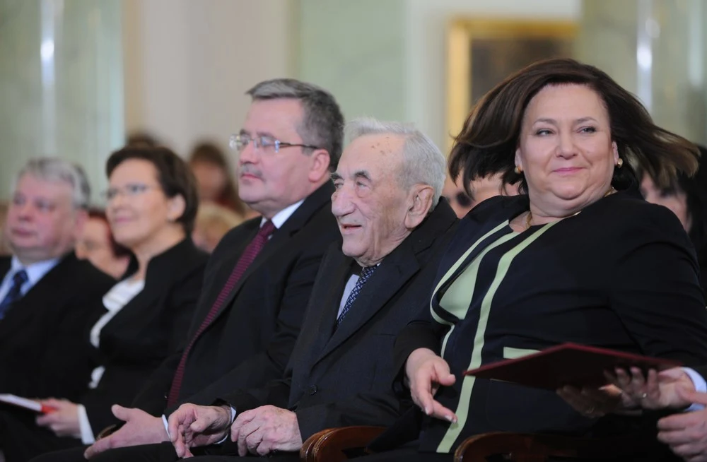 Anna i Bronisław Komorowscy na 85. urodzinach Tadeusza Mazowieckiego, 2012 rok