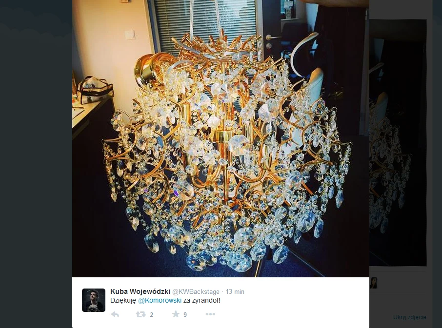 Żyrandol podarowany przez Komorowskiego Żyrandol podarowany przez Komorowskiego