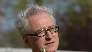 Mariusz Pujszo z przyznanym sobie Oscarem