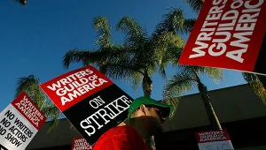 W piątek, 8 lutego, scenarzyści wciąż strajkowali w Burbank, w Kalifornii