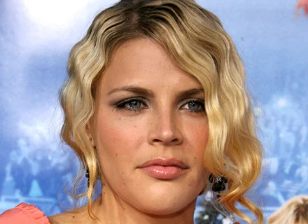 Busy Philipps, mistrzyni w swataniu. fot. F. Harrison Busy Philipps, mistrzyni w swataniu. fot. F. Harrison