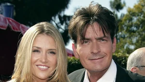 Zarobki Charli'ego Sheena wywołały oburzenie.