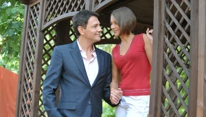 Krzysztof Ibisz poderwie Asię w "M jak...". MTL Maxfilm, fot. Bartłomiej Zaranek