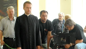 Artur Żmijewski na planie serialu "Ojciec Mateusz", fot. Marek Ulatowski