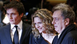 Aktorzy Rupert Friend i Michelle Pfeiffer oraz reżyser filmu "Cheri" Stephen Frears