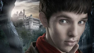 Colin Morgan, znany z serialu "Doktor Who", gra młodego Merlina