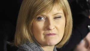 Maria Pyrka (Iza Kuna) przed wyjazdem do Londynu