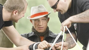 Maciej Kozłowski nie będzie miał lekkiego życia w "Plebanii"