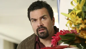 Ricardo Antonio Chavira jako Carlos na planie "Gotowych na wszystko"