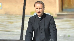 Artur Żmijewski jako ojciec Mateusz / fot. Baranowski