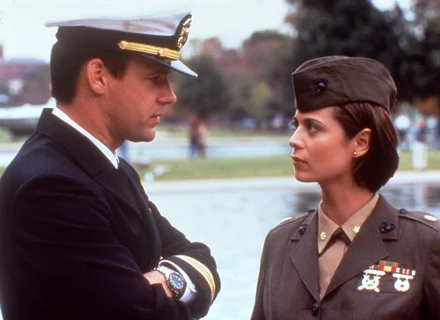 David James Elliott (Harmon Rabb) i Catherine Bell (Sarah MacKenzie) w scenie z serialu David James Elliott (Harmon Rabb) i Catherine Bell (Sarah MacKenzie) w scenie z serialu