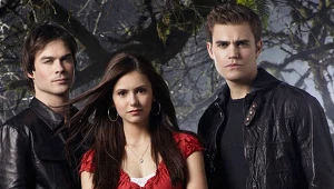 Ian Somerhalder (Damon), Nina Dobrev (Elena) i Paul Wesley (Stefano) w serialu "Pamiętniki wampirów"