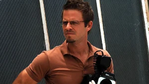 Carmine Giovinazzo w scenie z serialu "CSI: Kryminalne zagadki Nowego Jorku"