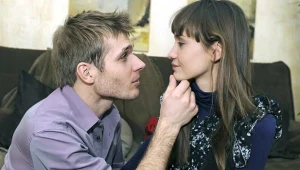 Tomasz Ciachorowski i Joanna Osyda na planie serialu "Majka"