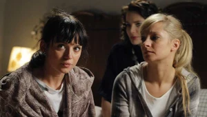 Scena z serialu "Klub szalonych dziewic"