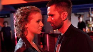 Odmieniona Ada i zaskoczony komisarz Wolski, fot. Mikołaj Tym/Aktiv Media