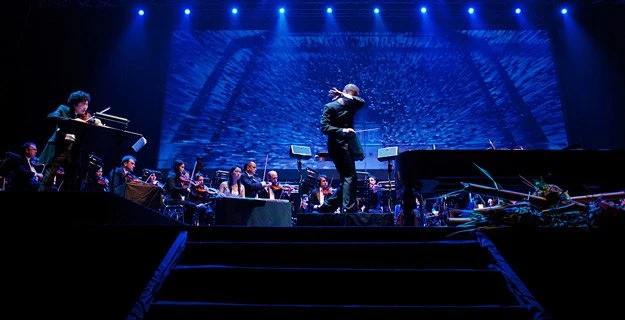 Tan Dun z pasją poprowadził orkiestrę, fot. Tomasz Wiech Tan Dun z pasją poprowadził orkiestrę, fot. Tomasz Wiech