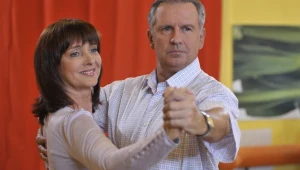 -  Mój bohater spotkał na kursie tańca nieśmiałą panią o imieniu Łucja - tłumaczy doktor Lubicz