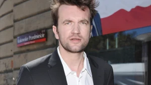 Tomasz Kot wciela się w "Stacji" w Grzegorza Pardumickiego / fot. Andras Szilagyi