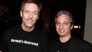 Hugh Laurie i David Shore - odtwórca głównej roli i twórca "Dr House'a" / fot. Kevin Winter