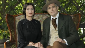 Teresa i Maurycy Olszyńscy (Danuta Stenka, Olgierd Łukaszewicz) w rodowym dworku